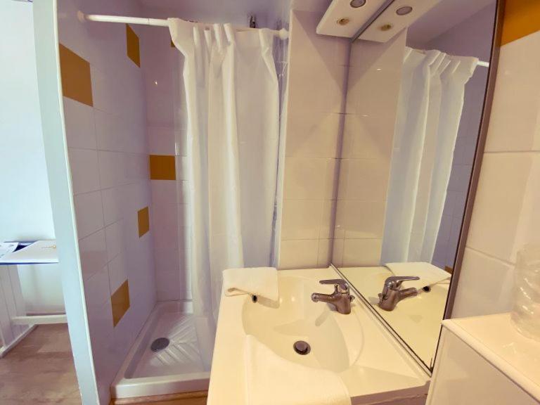 Hotel Restaurant La Cote Revee Leucate Bagian luar foto